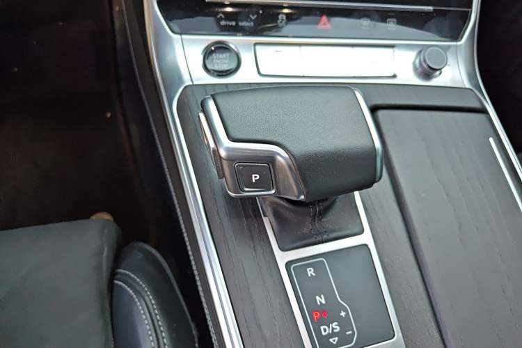 Used Audi A6L 2024 55 TFSI quattro Prestige Dynamic Edition Gear Lever