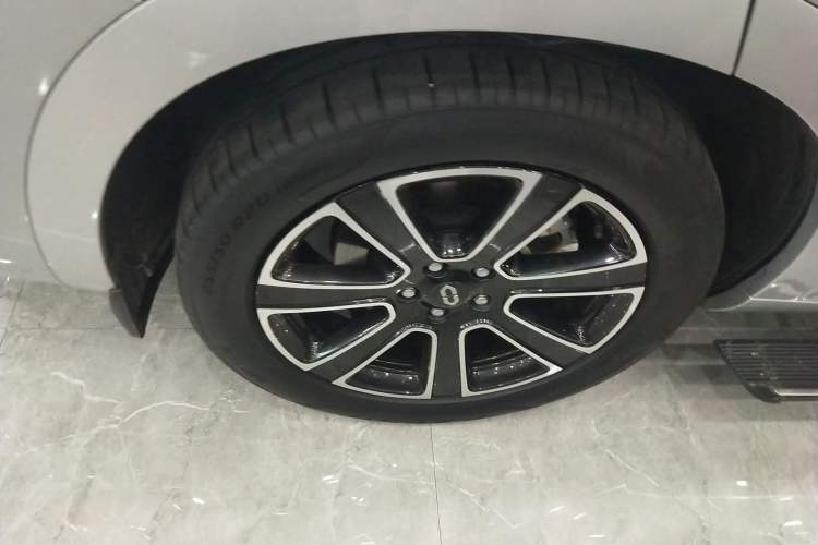 Used Hima AITO M7 2024 1.5T Intelligent Driving All-Wheel Drive Pro Version 5 Seats Ternary Lithium Battery
