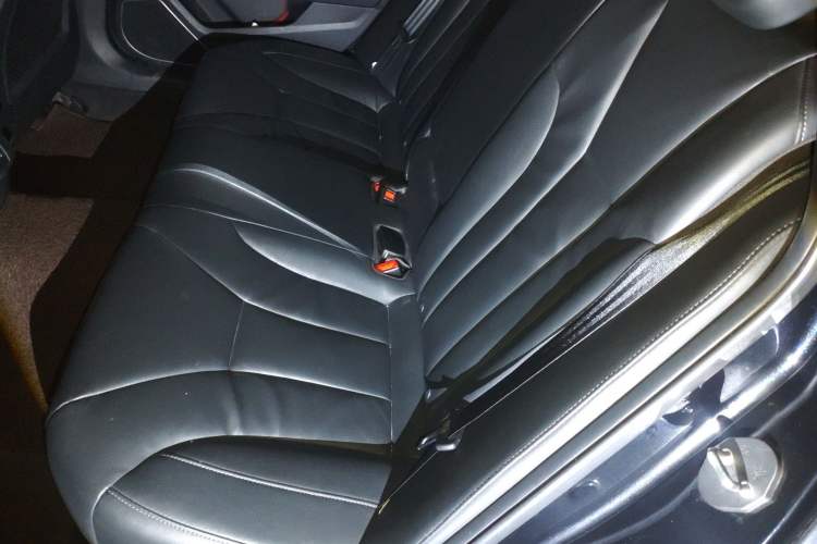 Used Hongqi H5 2020 1.8T Automatic ZhiLian QiYun Edition Left Rear Seat