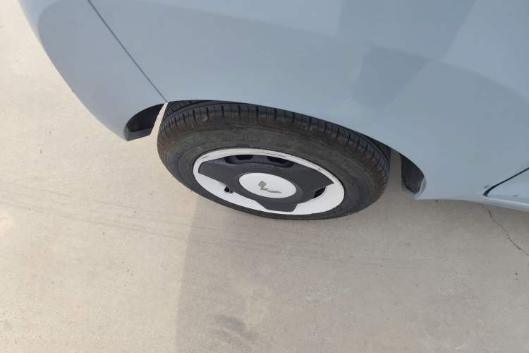 Used Wuling Hongguang MINIEV 2022 Easy Version Lithium Iron Phosphate Right Rear Wheel Hub