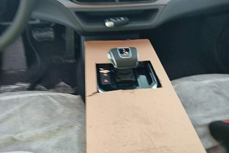 Used Hongqi E-QM5 2022 431 km Charge & Enjoy Edition
