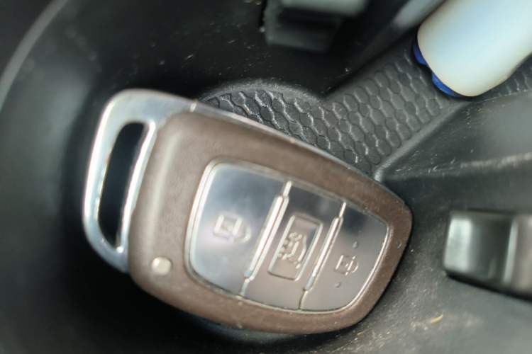 Used Hyundai Tucson 2015 1.6T Dual-Clutch Two-Wheel-Drive Smart Model Vehicle Key