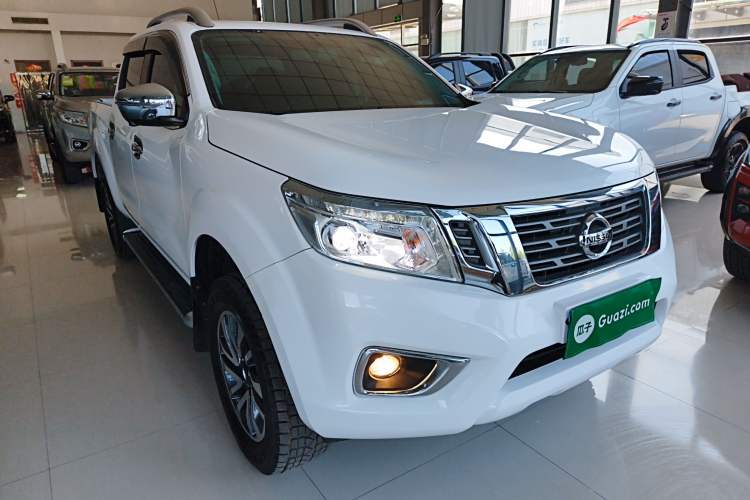 Used Nissan Navara 2021 2.5L Automatic 4x4 Premium Version QR25 Front Right 45 Deg