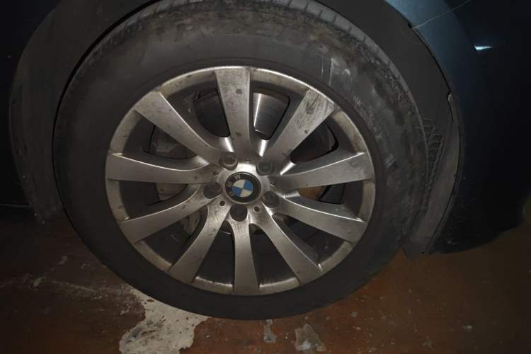 Used BMW 5 Series GT 2010 535i Luxury Edition Right Front Wheel Hub