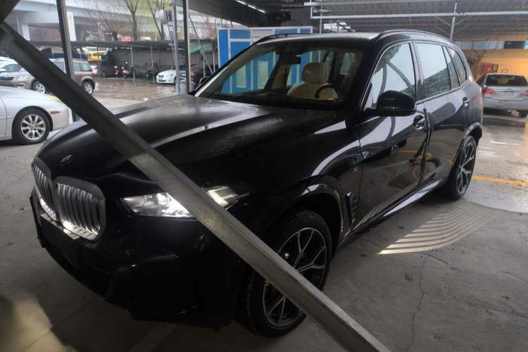 Used BMW X5 2026 Model, xDrive 30Li Prestige M Sport Night Package
