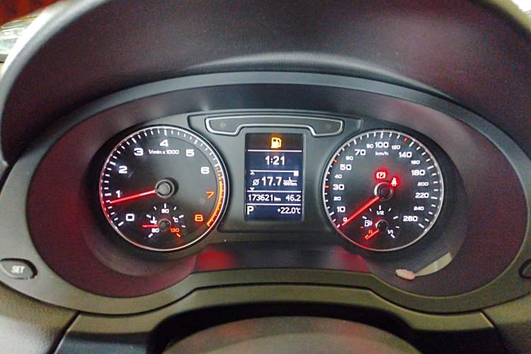 Used Audi Q3 2015 35 TFSI Comfort Model Instrument Cluster