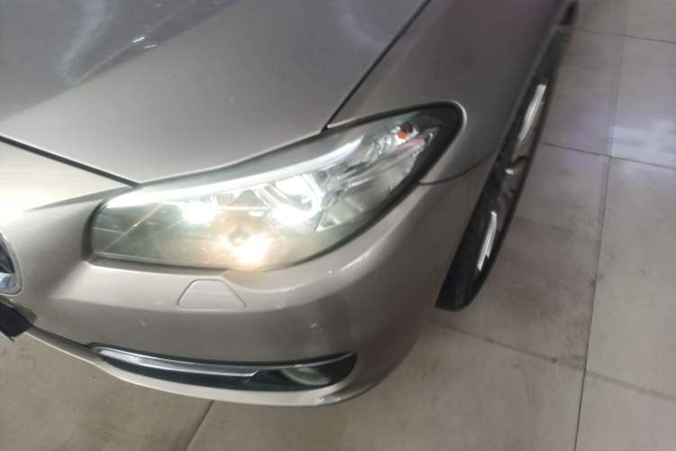 Used BMW 5 Series 2014 525Li Luxury Design Package Left Front Headlight