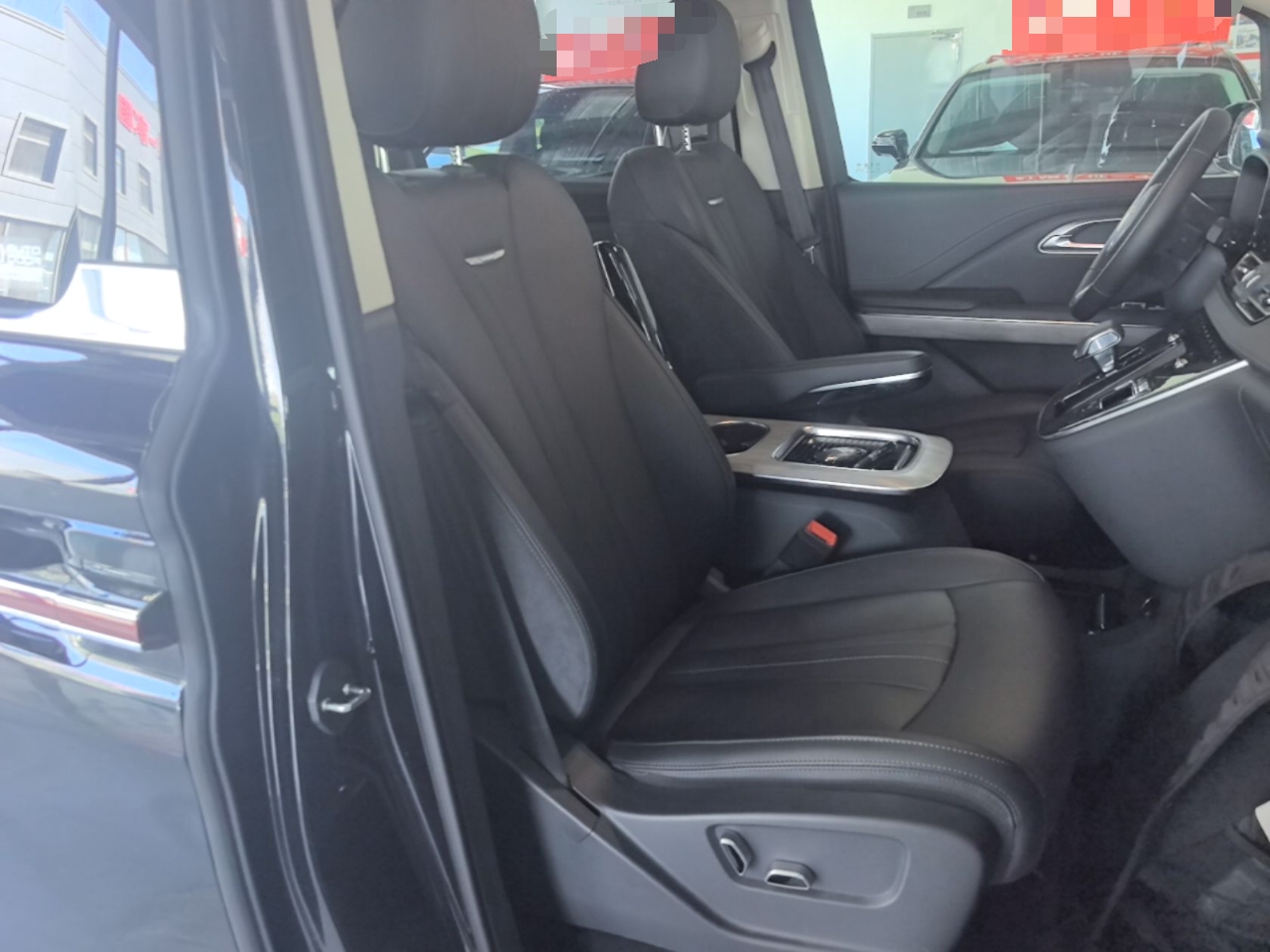Hongqi HQ9 PHEV 2024 2.0T Four-Wheel Drive Business Edition — снимка 19