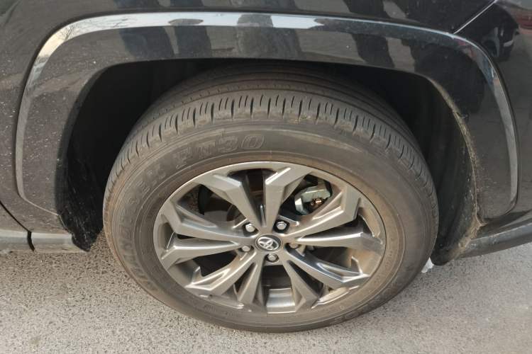 Used Toyota RAV4 2024 2.0L CVT Two-Wheel Drive Fashion Plus Edition Right Front Wheel Hub