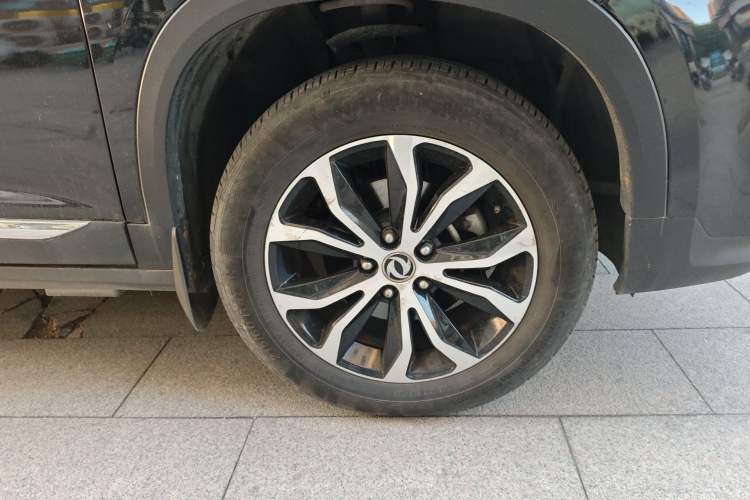 Used FORTHING Joyear X5 2017 Enjoy Series 1.6L CVT Luxury Model
