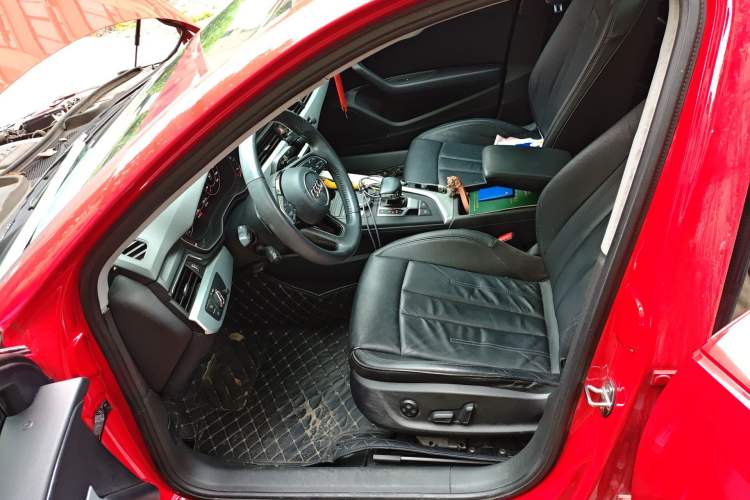 Used Audi A4L 2018 30th Anniversary Edition 40 TFSI Fashion Model Left Front Seat