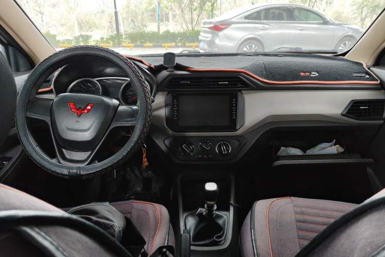 Used Wuling Hongguang 2021 1.5L Revised S Standard Version Hydraulic-Power-Assisted LAR