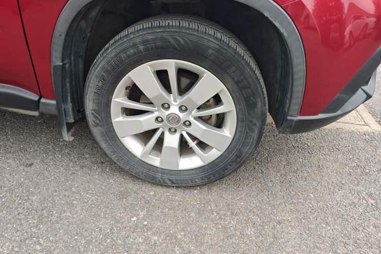 Used Dongfeng Fengdu MX6 2015 2.0L CVT Two-Wheel Drive Excellence Edition