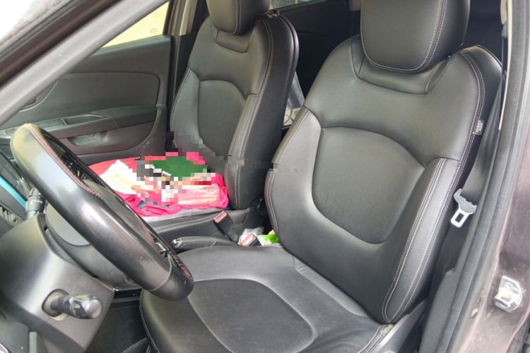 Used Renault Captur 2015 1.2T Automatic Luxury First Edition Left Front Seat