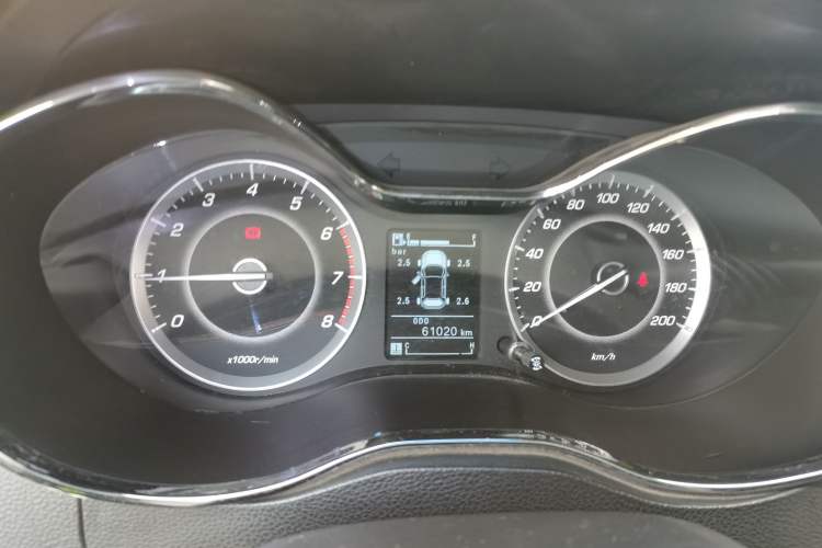 Used Baojun 560 2015 1.8L manual luxury version