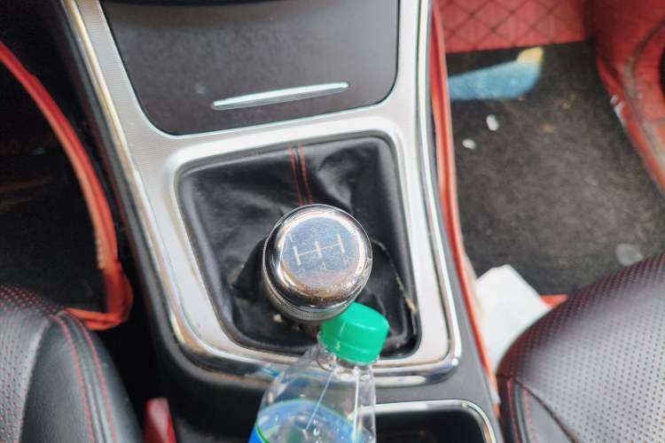 Used Baojun 560 2015 1.8L manual luxury version