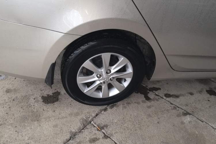 Used Hyundai Verna (older generation) 2014 1.4L Manual Smart GLS Trim