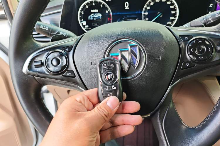 Used Buick GL8 2020 ES Land Cruiser 653T Luxury Model
