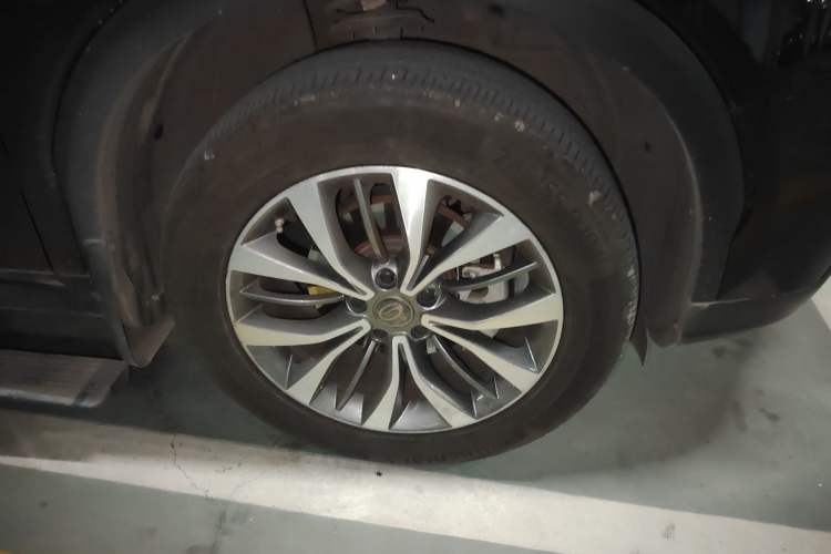 Used GAC Trumpchi GS8 2017 320T Four-Wheel Drive Luxury Smart Connectivity Version (7 Seats)