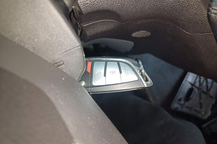 Used Ford Transit 2017 2.0T Diesel Multi-Function Commercial Vehicle Short Wheelbase Mid-Roof China V Standard
