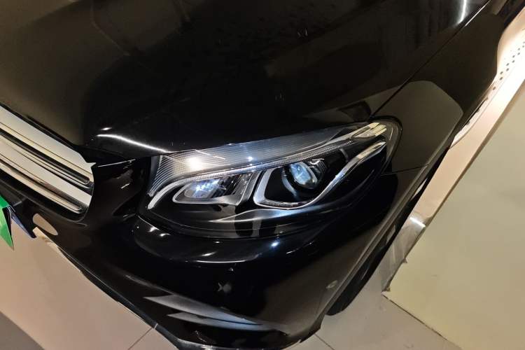 Used Mercedes-Benz GLC 2017 GLC 260 4MATIC Luxury Model