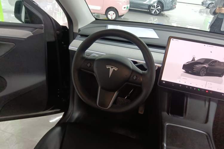 Used Tesla Model Y 2023 Rear-Wheel-Drive Version Steering Wheel