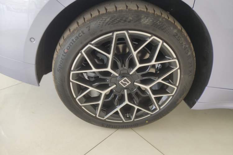 Used Zeekr 001 2026 95° All-Wheel-Drive Max Edition Exterior 5