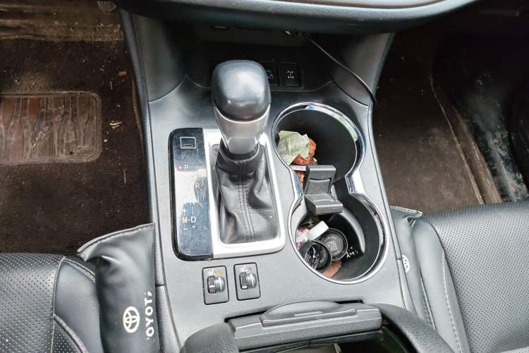 Used Toyota Highlander 2018 2.0T Four-Wheel Drive Luxury Edition 7 Seats China V Emission Standard