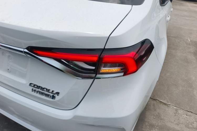 Used Toyota Corolla 2023 1.8L Smart Electric Hybrid Dual-Motor Pioneer Edition Right Rear Taillight