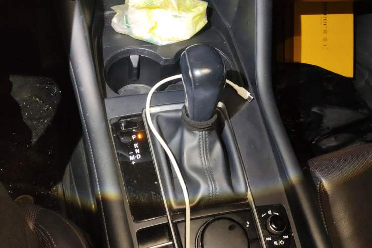 Used Mazda 3 Axela 2020 1.5L Automatic Luxury Version Gear Lever