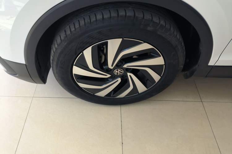 Used Volkswagen Tiguan L 2023 Revised Version 330TSI Automatic Two-Wheel Drive Smart Enjoyment Edition Left Front Wheel Hub