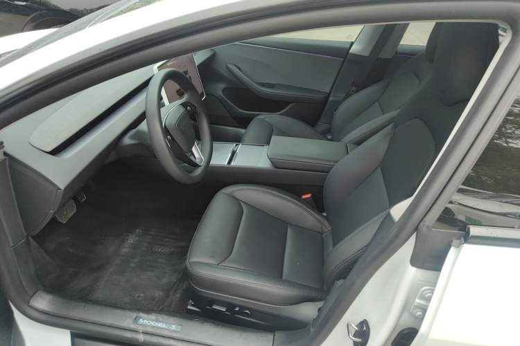 Used Tesla Model 3 2025 Rear-Wheel-Drive Version