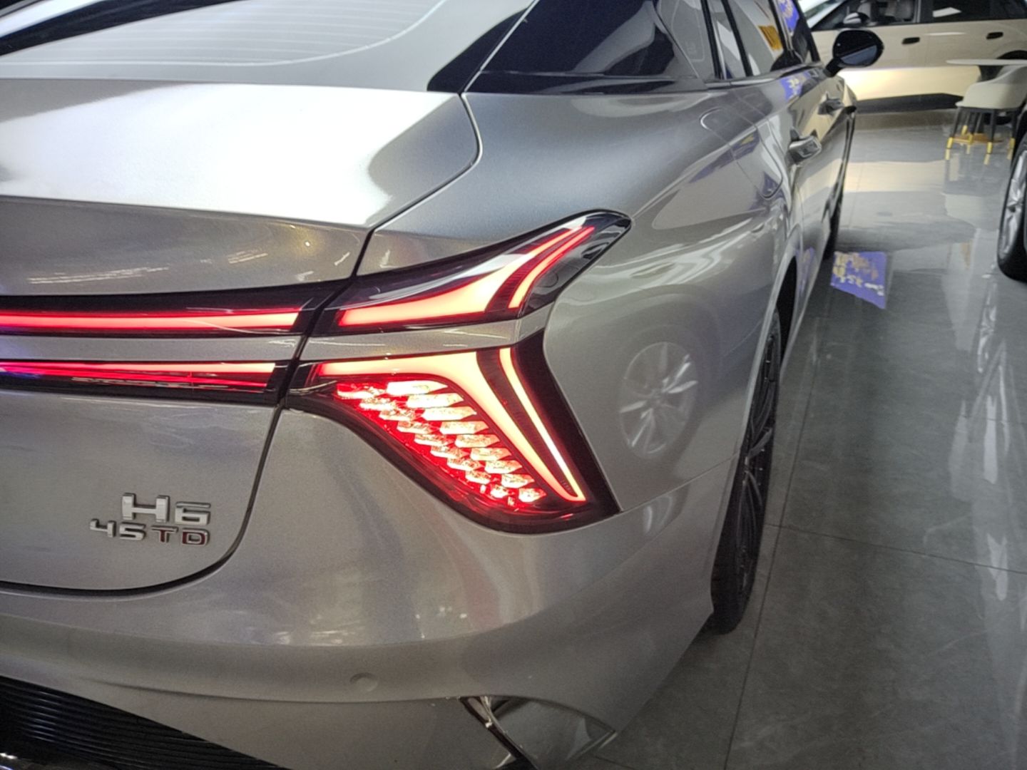 Hongqi H6 2025 2.0T ZhiShang Version — снимка 9