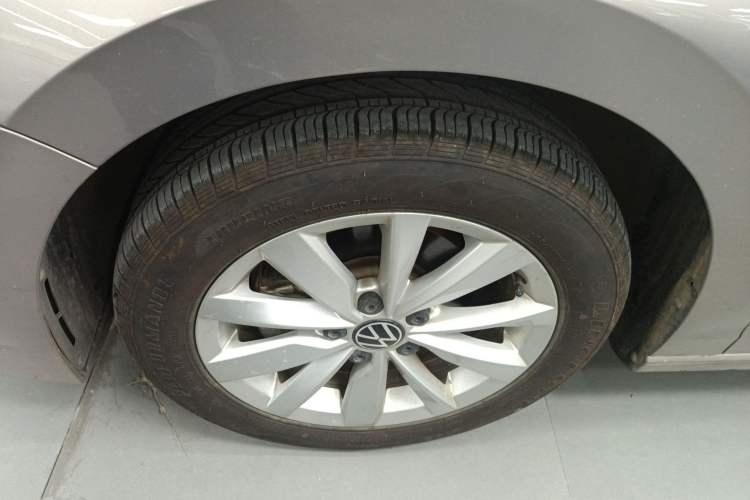 Used Volkswagen Bora 2021 1.5L Automatic Comfort Smart Connect Edition Left Front Wheel Hub