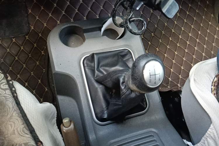 Used FORTHING Lingzhi 2014 V3 1.5L 7-Seater Comfort Model Gear Lever