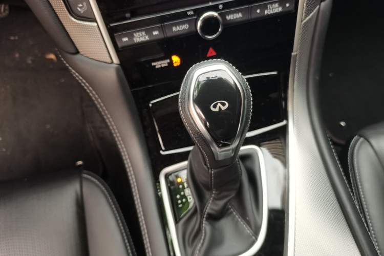 Used Infiniti Q50L 2018 2.0T Enjoyment Version China VI Standard