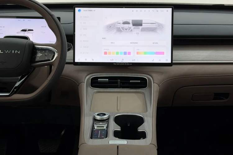 Used Chery Fengyun T8 2025 1.5T 130km Deluxe Version 5 Seats Audio And AC Panel