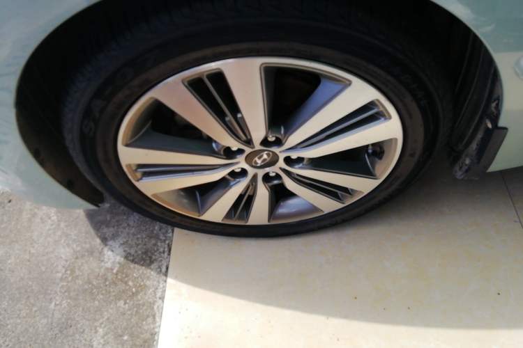 Used Hyundai Mistra 2014 1.8L Automatic Deluxe DLX Model
