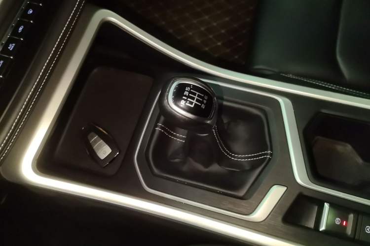 Used Geely Auto Vision X6 2020 1.4T Manual Luxury Model
