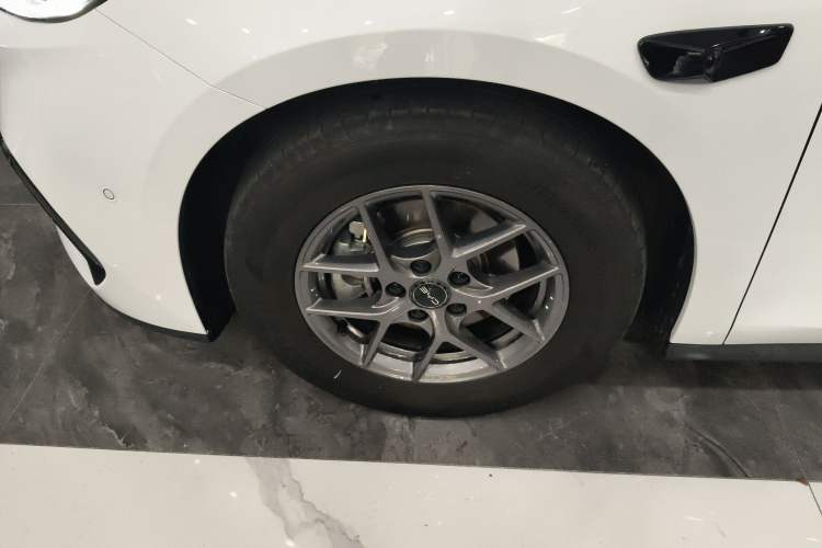 Used BYD Seal 06 New Energy 2025 DM-i Smart Drive 80KM Luxury Model Left Front Wheel Hub