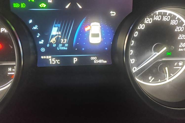 Used Toyota Camry 2018 Dual-Engine 2.5 HG Luxury Edition Odometer Close Up