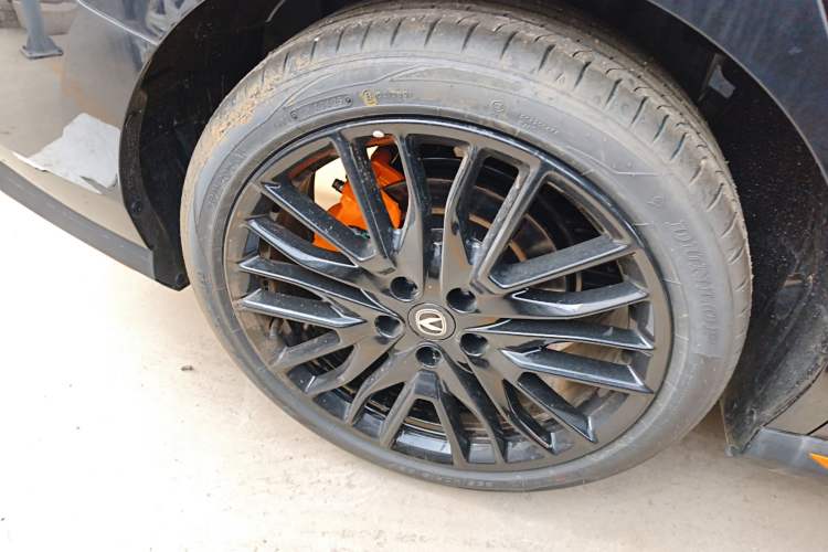 Used CHANGAN UNI-V 2025 Model Third-Generation 2.0T Dynamic Edition Right Rear Wheel Hub