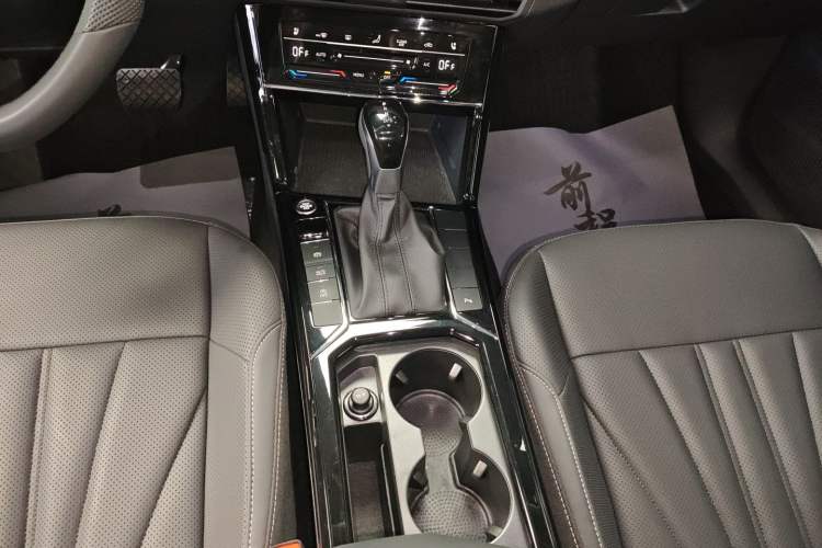 Used Volkswagen Passat 2026 Model, Outstanding 380TSI Longteng Edition