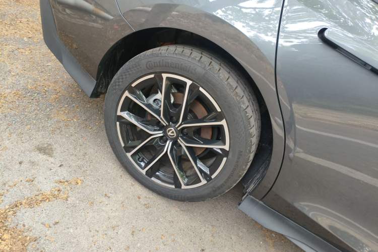 Used CHANGAN UNI-V iDD 2024 Blue Whale Smart Electric iDD 136km ZhiKu Model Right Rear Wheel Hub