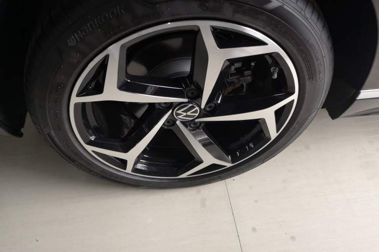 Used Volkswagen Magotan 2025 Revised Version Zhongxiang Edition 330TSI DSG Luxury Trim
