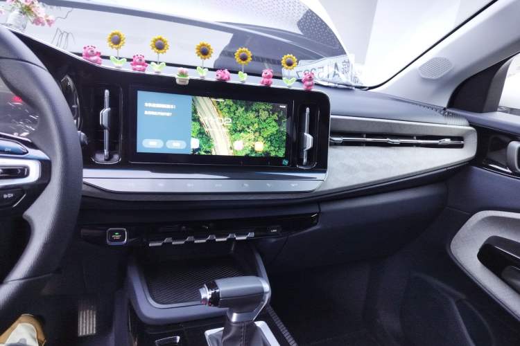 Used Baojun RM-5 2019 1.5T CVT 24-Hour Online Luxury Version 7 Seats Audio And AC Panel