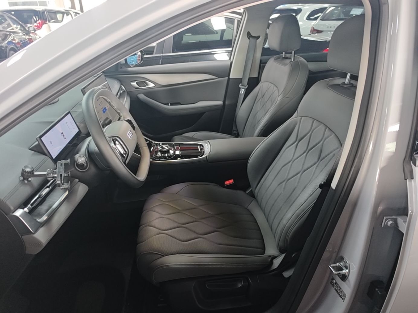 Geely Galaxy A7 2025 Model EM-i 70km Launch Edition — снимка 17