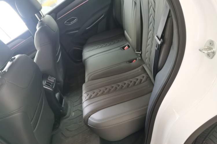 Used BYD Song L DM-i 2025 Intelligent Driving Version 112 km Beyond-Range Type
