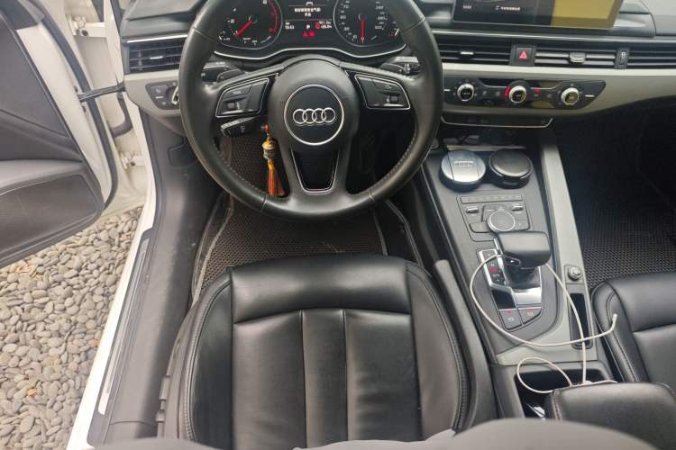 Used Audi A4L 2018 30th Anniversary Edition 30 TFSI Ambition Model