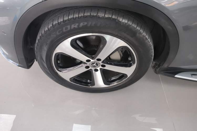 Used Mercedes-Benz GLC 2017 GLC 260 4MATIC Luxury Model
